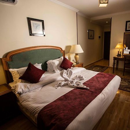 Pyramids Tower Inn Nazlet el-Sisi Exterior photo