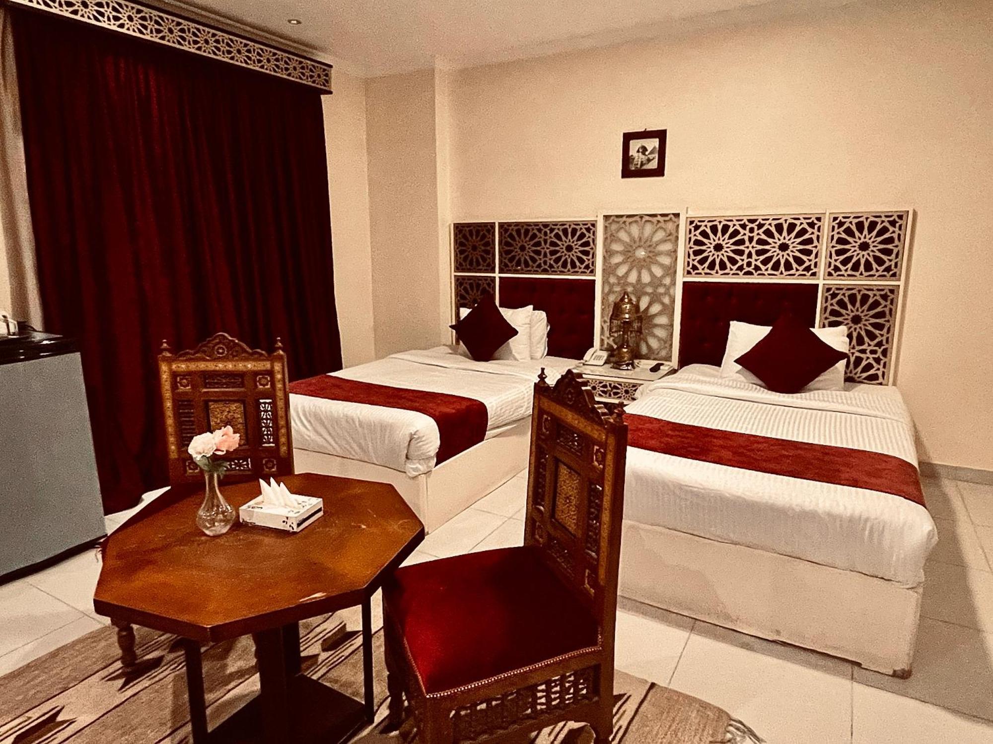 Pyramids Tower Inn Nazlet el-Sisi Exterior photo