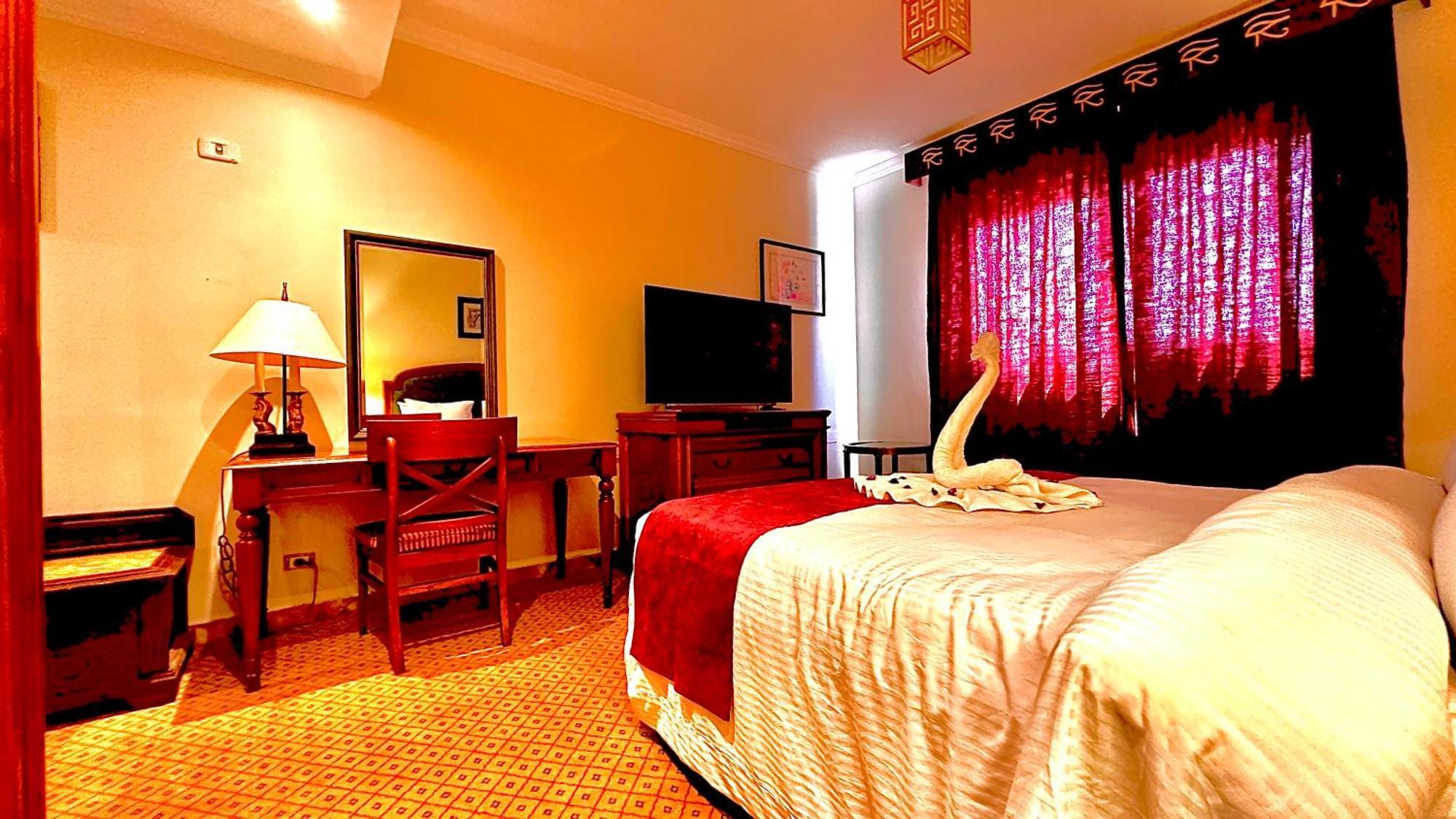 Pyramids Tower Inn Nazlet el-Sisi Exterior photo
