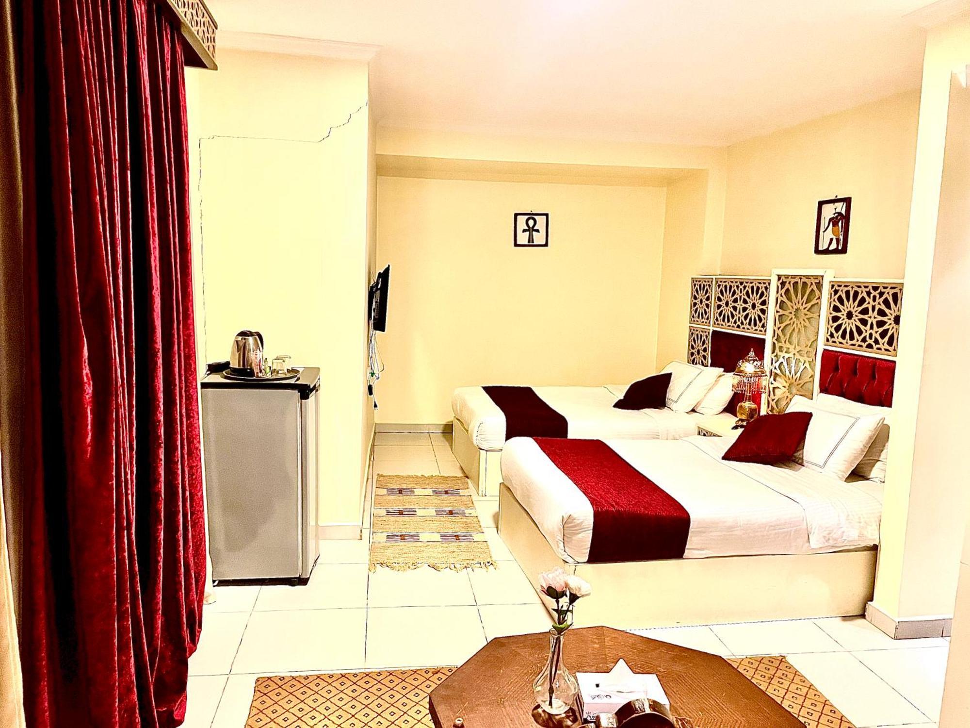 Pyramids Tower Inn Nazlet el-Sisi Exterior photo