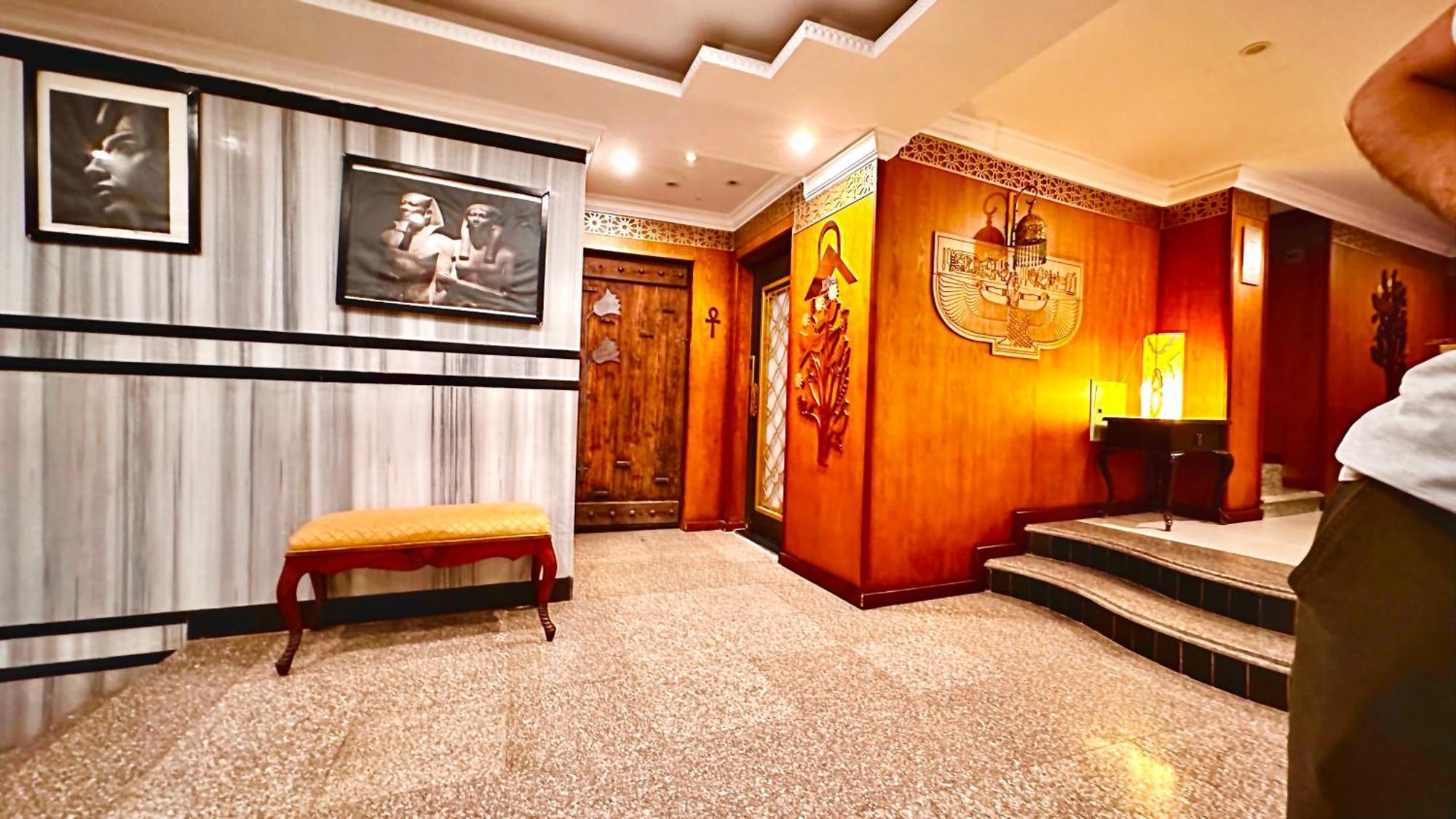 Pyramids Tower Inn Nazlet el-Sisi Exterior photo