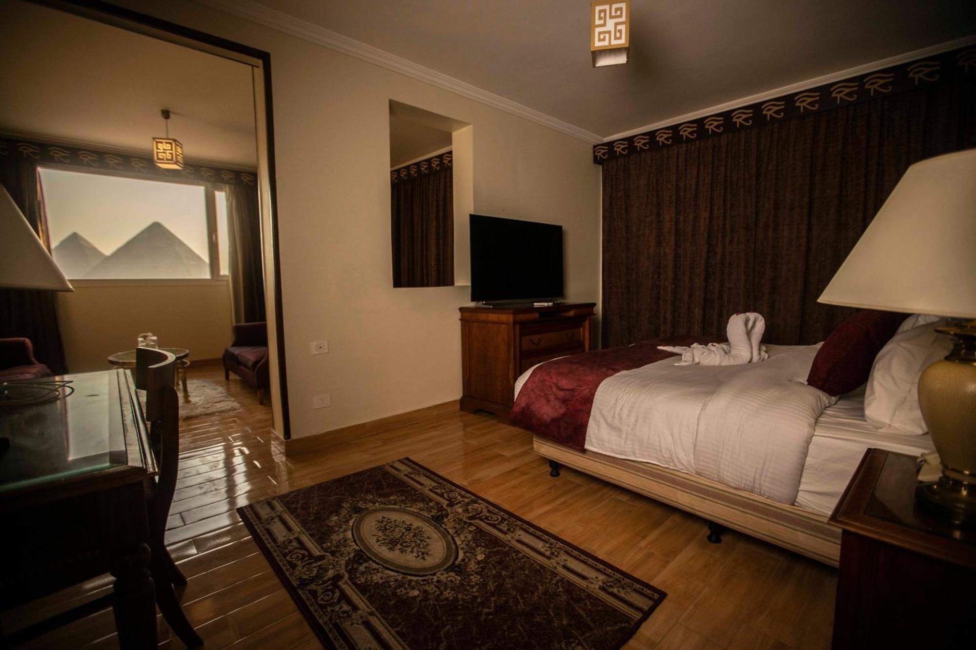 Pyramids Tower Inn Nazlet el-Sisi Exterior photo