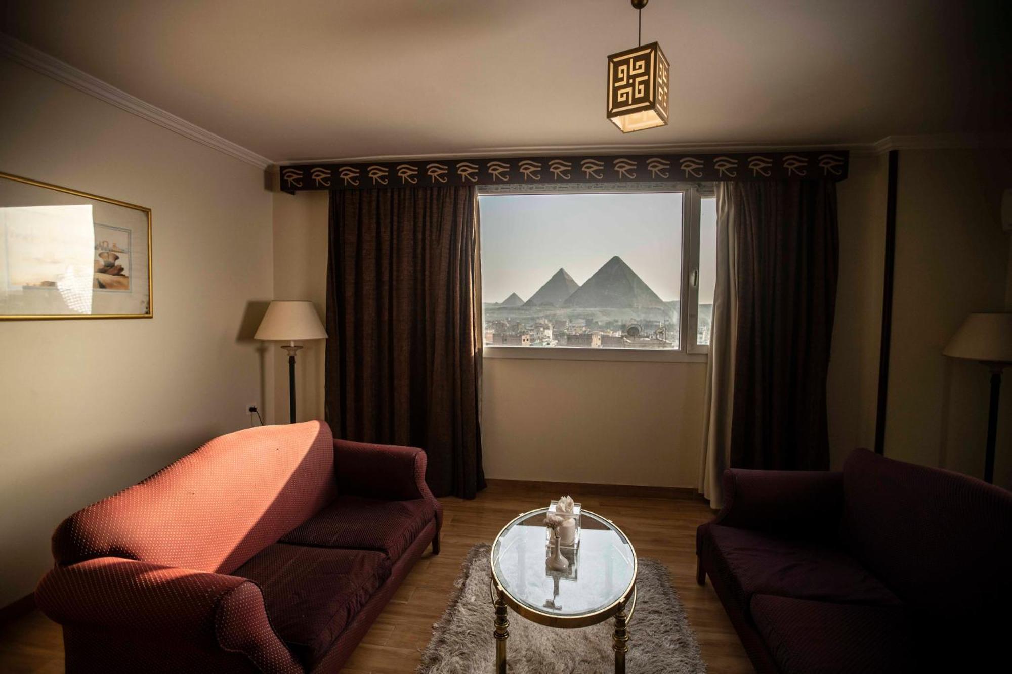 Pyramids Tower Inn Nazlet el-Sisi Exterior photo